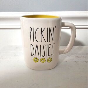Rae Dunn Picking Daisies Flower Mug Yellow
